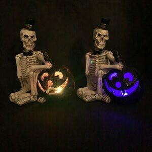 Halloween decor - set of two skeletons with Led Light Up Pumpkin